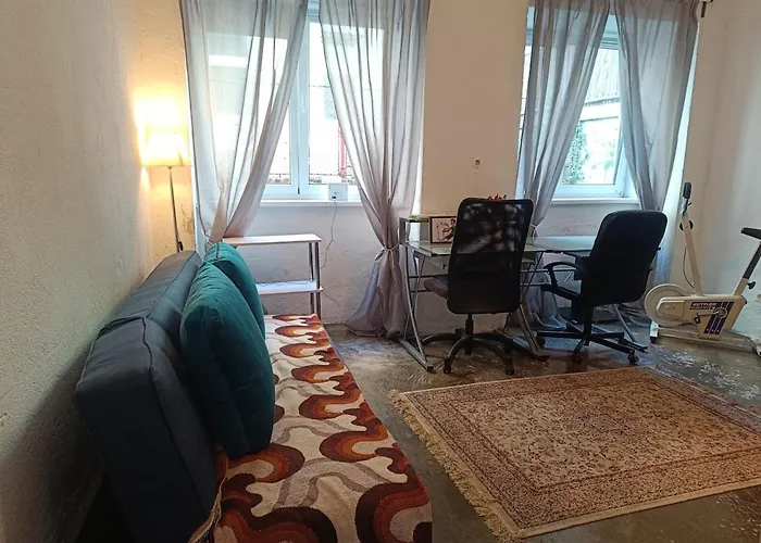 Atelier In Center, No Shower, Entire Place *