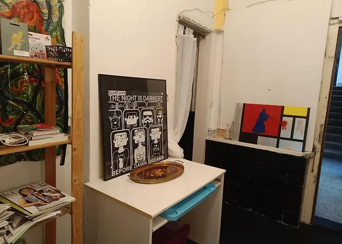 Apartment Atelier In Center, No Shower, Entire Place Wien